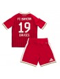 Otroški Nogometna dresi replika Bayern Munich Alphonso Davies #19 Domači 2026-27 Kratek rokav (+ hlače) Otroški Nogometna dresi replika Bayern Munich Alphonso Davies #19 Domači 2026-27 Kratek rokav (+ hlače)